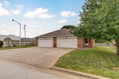 1801-1803 N Laurel Hill Pl-2