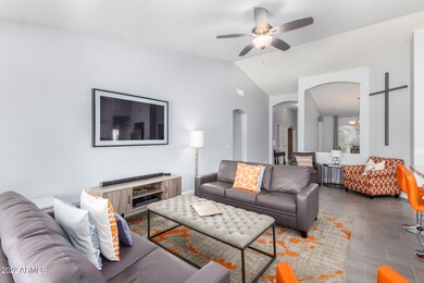 825 N Aspen Dr, Chandler, AZ 85226 - photo 3