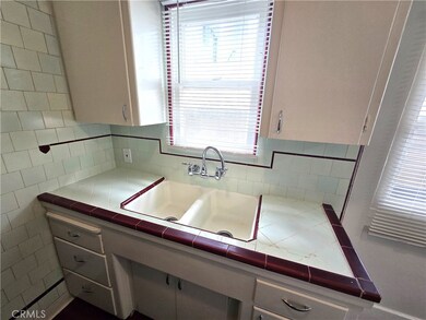 26027 Narbonne Ave unit B, Lomita, CA 90717 - photo 6