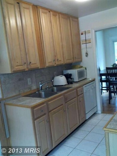 508 Valley Dr SE, Vienna, VA 22180 - photo 3