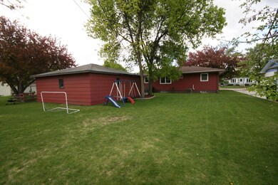 1910 22nd Ave S, Grand Forks, ND 58201 - photo 5