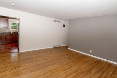 3717 Hermes Dr, Cincinnati, OH 45247 - photo 4