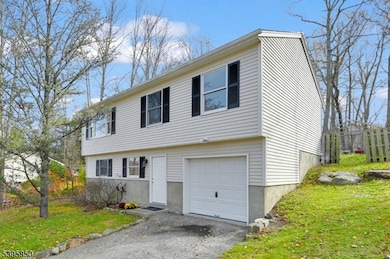 96 Papscoe Rd, Hewitt, NJ 07421 - photo 2