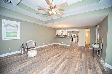 1333 E Monroe (13)