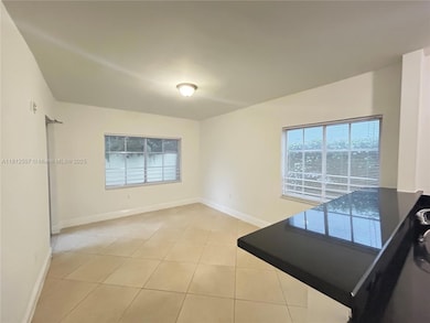 LIVING/DININGROOM