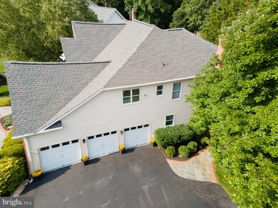 12716 Autumn Crest Dr, Herndon, VA 20171 - photo 3