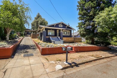 1176 Willis St, Redding, CA 96001 - photo 2