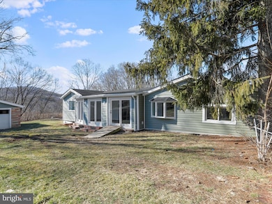 32 Bullett Aly, Paw Paw, WV 25434 - photo 4