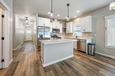 764 Terrazzo to kitchen