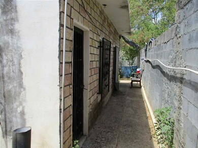 606 E Lane St, Laredo, TX 78040 - photo 5