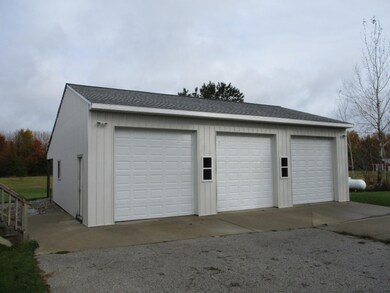 Garage / Pole Barn