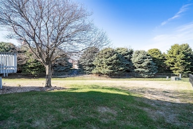 2822 Chesapeake Ln, Bloomington, IL 61704 - photo 2