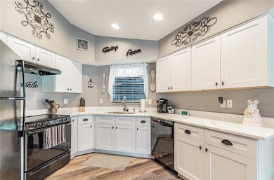 New Kitchen Cabinets