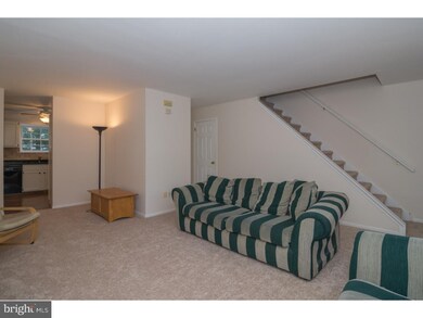 805 Treetop Ln, Norristown, PA 19403 - photo 6