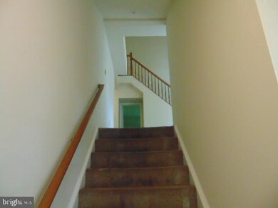 8712 Devon Hills Dr unit D, Fort Washington, MD 20744 - photo 2