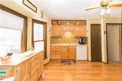 4722 Switzer St, Shawnee, KS 66203 - photo 6