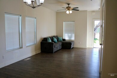 286 / 288 Ave a, Wendell, ID 83355 - photo 6