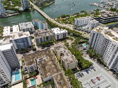 1673 Bay Rd unit 405, Miami Beach, FL 33139 - photo 4