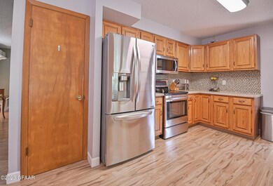 1602 S 17th St, Grand Forks, ND 58201 - photo 4