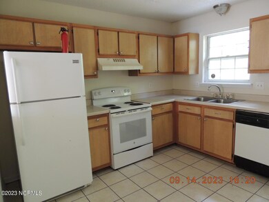 121 Creekview Dr, Jacksonville, NC 28540 - photo 5