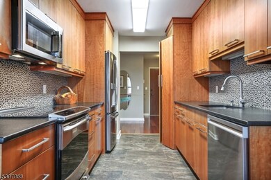 2 Claridge Dr unit 1CW, Verona, NJ 07044 - photo 5