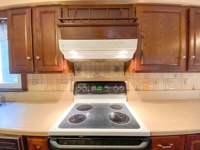 53 Hannum Brook Dr, Easthampton, MA 01027 - photo 7