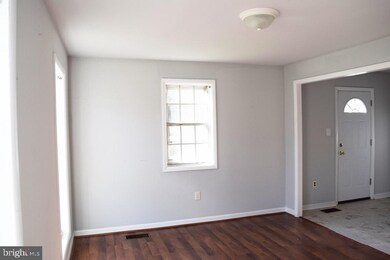 7611 Woodruff Ct, Laurel, MD 20707 - photo 6