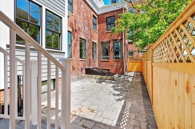 41 Mt Vernon St unit 1, Boston, MA 02129 - photo 4