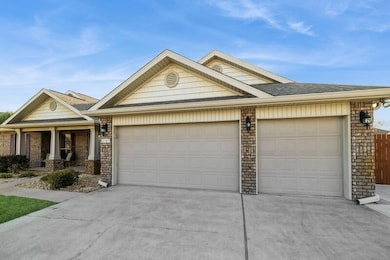 01_2305MeadowViewCt_2001_FlexMLS800x600_