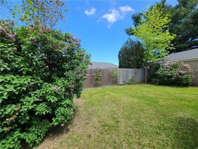 249 Roger Williams Ave, Providence, RI 02907 - photo 3