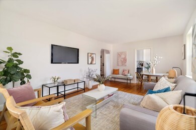 Cambridge Court unit L5B, Cambridge, MA 02139 - photo 2