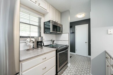 Greenleaf_Circle_3833_Kalamazoo_49008-6