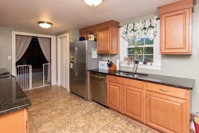 29 Sutton St, Uxbridge, MA 01569 - photo 3