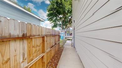 7126 Saint Augustine St, Houston, TX 77021 - photo 4
