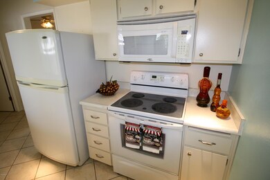 10858 W Santa fe Dr, Sun City, AZ 85351 - photo 6