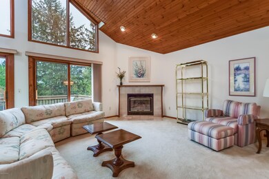009-Living_Room-5731175-large