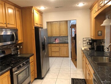 327 Karen Dr, Alamo, TX 78516 - photo 4