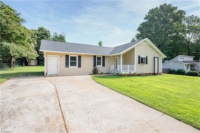 487 Raven Ridge Dr, Kernersville, NC 27284 - photo 3