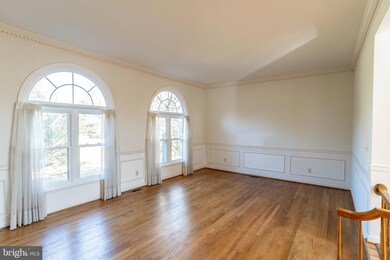 9001 Saunders Ln, Bethesda, MD 20817 - photo 6