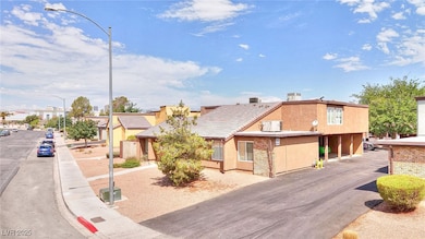 1500 Hialeah Dr unit C, Las Vegas, NV 89119 - photo 2