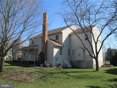 2912 Marcor Dr, Reading, PA 19608 - photo 4