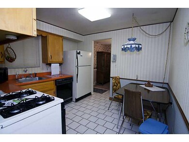 Cafeteria/Kitchen.