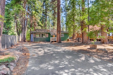 large driveway, plenty of parking.