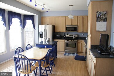 3115 Sutherland Hill Ct, Fairfax, VA 22031 - photo 5