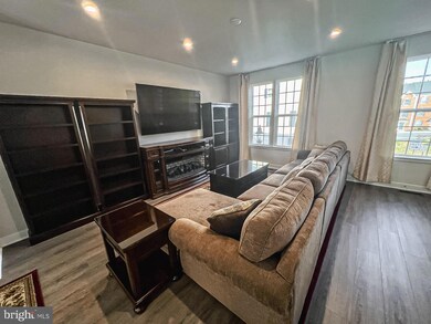 42522 Tiber Falls Square, Dulles, VA 20166 - photo 5