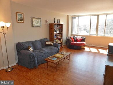 Columbia Condominiums unit 407, Arlington, VA 22204 - photo 2