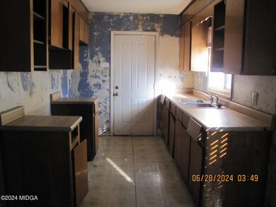 3921 Hartness St, Macon, GA 31204 - photo 4