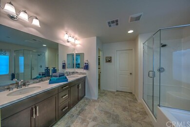 Photo of model master bath 