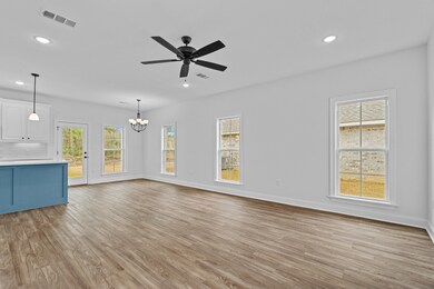 120 E Bartlett Way, Hattiesburg, MS 39402 - photo 5