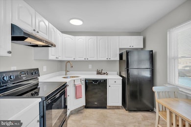 915 Silver Ct, Hamilton Square, NJ 08690 - photo 7